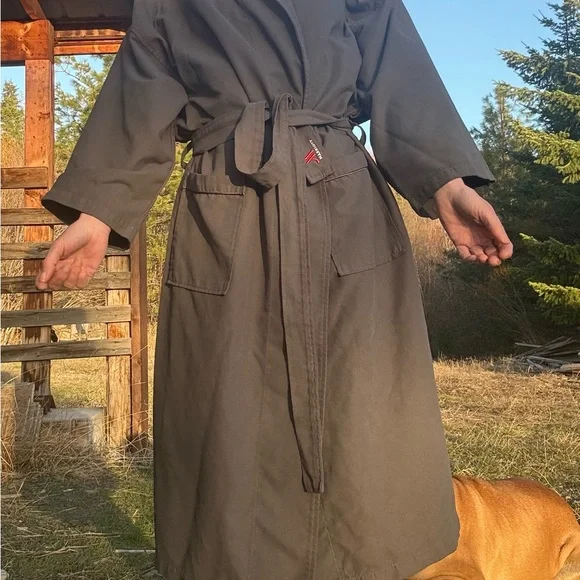 Marriott Elite Belted Robe - Picture 2 of 16